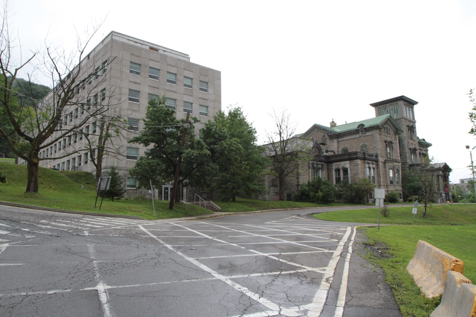 The Allan Memorial Institute, Royal Victoria Hospital, Montreal - 04.JPG